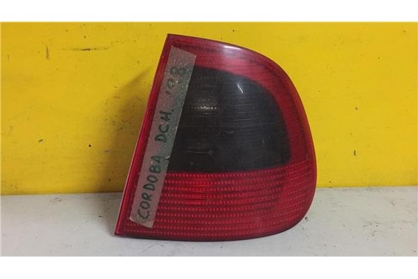 Recambio de piloto trasero derecho para seat cordoba berlina (6k2)(1993 ) 1.4 clx [1,4 ltr. - 44 kw] referencia OEM IAM 6K595450