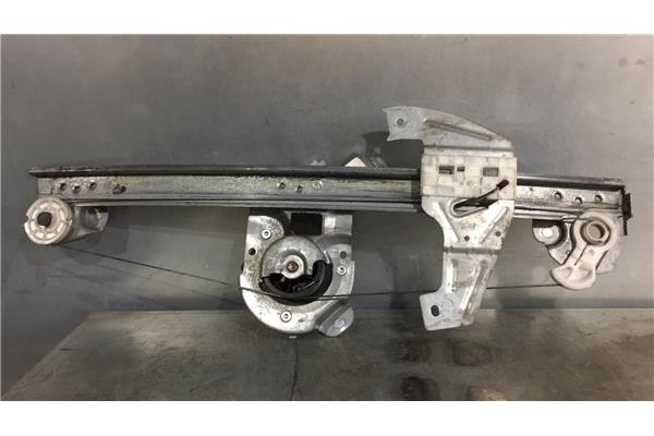 Recambio de mecanismo elevalunas delantero izquierdo para peugeot 107 1.0 básico referencia OEM IAM 400843B 118671 