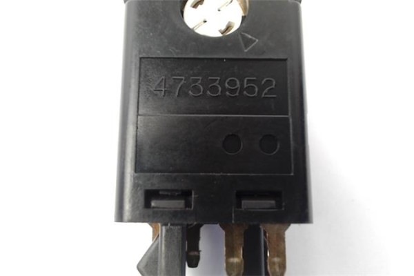 Recambio de conjunto interruptores para saab 9-3 berlina 2.0 turbo referencia OEM IAM 4733952  