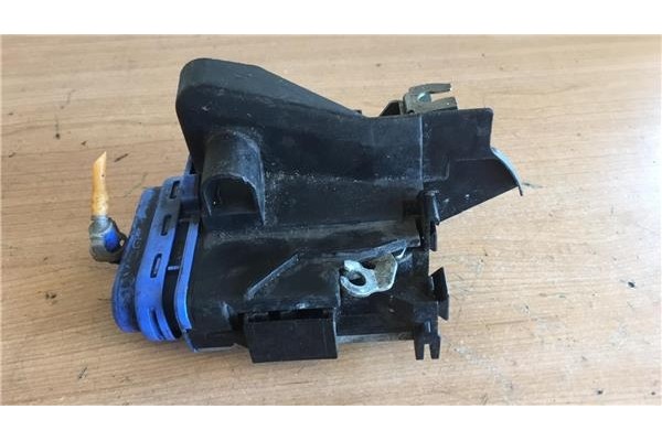 Recambio de cierre electromagnetico trasero derecho para audi a4 berlina (b5)(1994) 1.6 [1,6 ltr. - 74 kw] referencia OEM IAM 8D