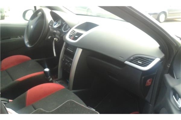 peugeot 207 del año 2011
