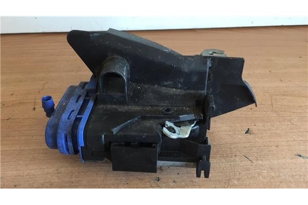 Recambio de cierre electromagnetico trasero derecho para audi a4 berlina (b5)(1994) 1.6 [1,6 ltr. - 74 kw] referencia OEM IAM 8D