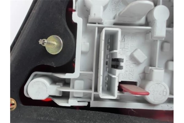 Recambio de piloto trasero izquierdo para ford mondeo berlina (ge) referencia OEM IAM 1S7113405A  