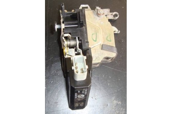 Recambio de cierre electromagnetico delantero derecho para bmw serie 5 berlina (e39) 2.5 523i referencia OEM IAM 51218235104  