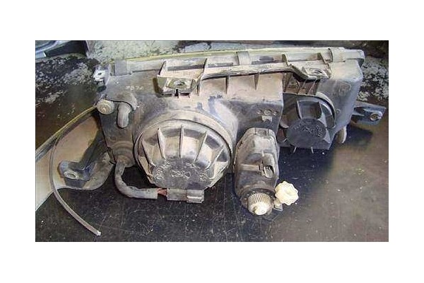 Recambio de faro delantero izquierdo para ssangyong musso 2.9 d referencia OEM IAM 8310105600X  