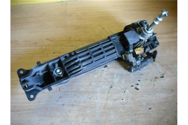 Recambio de maneta exterior delantero izquierda para toyota yaris (ksp9/scp9/nlp9) 1.4 active referencia OEM IAM 692110D901  