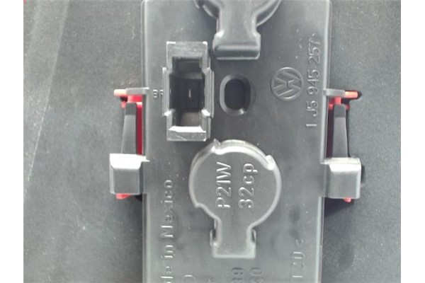 Recambio de piloto trasero derecho para volkswagen bora berlina (1j2) referencia OEM IAM 1J5945096AA 1J5945112AA 