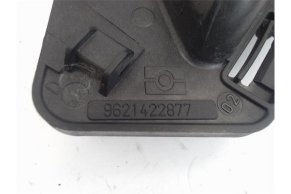 Recambio de manilla int. puerta delantero derecha para citroen berlingo 2.0 hdi collection combi referencia OEM IAM 9621422877  