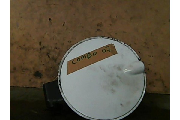 Recambio de tapa exterior combustible para opel combo furgón/ranchera familiar 1.3 cdti 16v referencia OEM IAM   