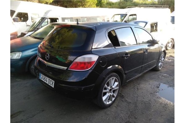 opel astra h berlina (2004) del año 