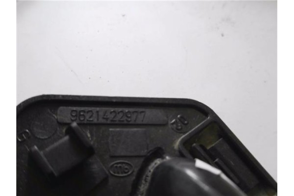 Recambio de manilla int. puerta delantero izquierda para peugeot partner combispace (5f) 1.6 hdi 75 referencia OEM IAM 962142297