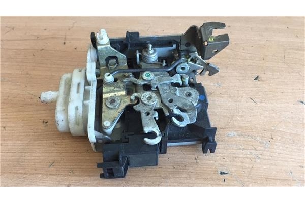 Recambio de cierre electromagnetico delantero derecho para audi a4 berlina (b5)(1994) 1.6 [1,6 ltr. - 74 kw] referencia OEM IAM 