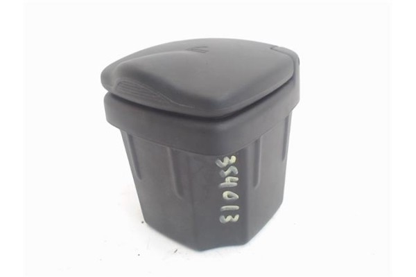 Recambio de cenicero para suzuki swift iii (sg) 1.3 referencia OEM IAM 8981286G00  