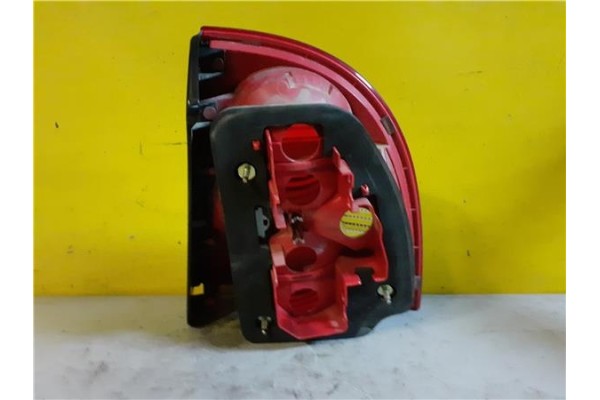 Recambio de piloto trasero izquierdo para volkswagen passat berlina (3b3) 1.9 edition referencia OEM IAM 3B5945095AE  