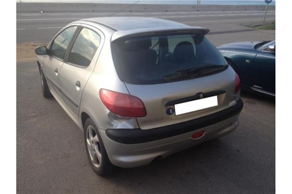 peugeot 206 del año 2000