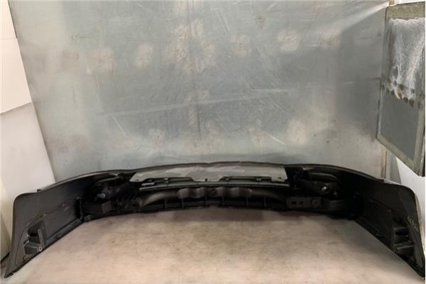 Recambio de paragolpes delantero para citroen xantia berlina 1.9 sd sx referencia OEM IAM 7401CJ  