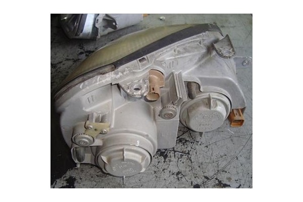 Recambio de faro delantero izquierdo para daewoo nubira berlina 1.6 referencia OEM IAM 96272015  