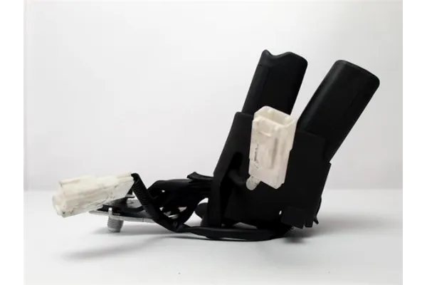 Recambio de juego enganches cinturon para toyota corolla (e21) híbrido hybrid active referencia OEM IAM 7338002110C0  
