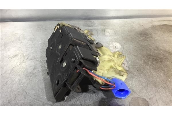 Recambio de cierre electromagnetico delantero izquierdo para seat cordoba berlina (6l2) 1.6 16v referencia OEM IAM C3B1837015AQ 