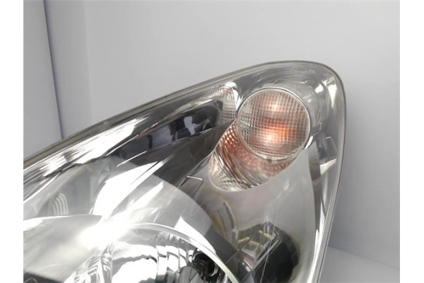 Recambio de faro delantero izquierdo para toyota corolla verso (e12) 2.0 d4d referencia OEM IAM 811700F010 81190143 