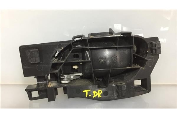 Recambio de manilla int. puerta trasero derecha para peugeot 207 1.4 16v referencia OEM IAM 96802455VV  
