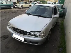toyota corolla (e11) del año 2000