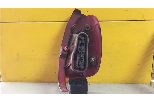 Recambio de piloto trasero izquierdo para peugeot 306 break (1979) 1.6 xt [1,6 ltr. - 65 kw] referencia OEM IAM   