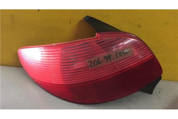 Recambio de piloto trasero izquierdo para peugeot 206 berlina (1998) 1.9 xt [1,9 ltr. - 51 kw diesel] referencia OEM IAM E27203 
