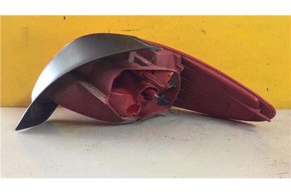 Recambio de piloto trasero izquierdo para peugeot 206 berlina (1998) 1.9 xt [1,9 ltr. - 51 kw diesel] referencia OEM IAM E27203 