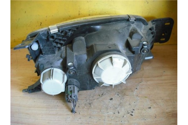 Recambio de faro delantero izquierdo para ford courier 1.8 d referencia OEM IAM YS6113006EC 1127897 
