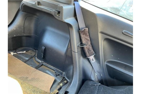 Recambio de guarnecido puerta trasero izquierda para honda civic berlina 3 (ep) 1.6i sport referencia OEM IAM 84485S5SE01ZA  