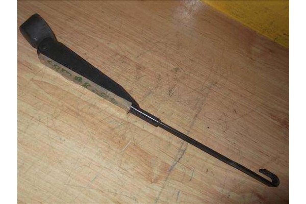 Recambio de brazo limpiaparabrisas trasero para opel combo furgón/ranchera familiar 1.3 cdti 16v referencia OEM IAM   