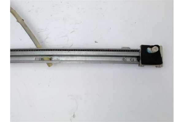 Recambio de mecanismo elevalunas trasero izquierdo para renault laguna ii grandtour (kg0) 1.9 dci (kg0g) referencia OEM IAM 8200