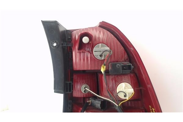Recambio de piloto trasero izquierdo para kia sportage (km) 2.0 crdi referencia OEM IAM 924011F011  