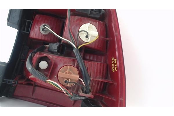 Recambio de piloto trasero izquierdo para kia sportage (km) 2.0 crdi referencia OEM IAM 924011F011  