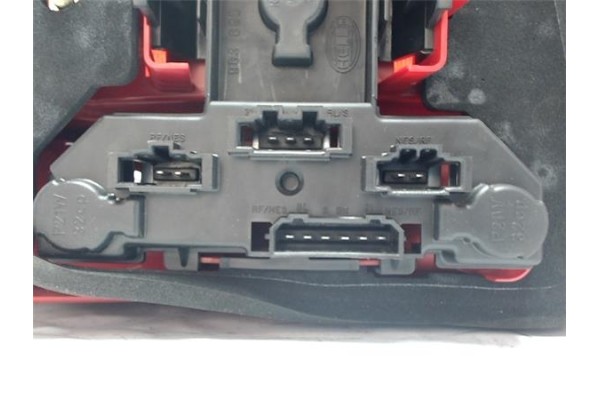 Recambio de piloto trasero izquierdo para volkswagen bora berlina (1j2) referencia OEM IAM 1J5945095AA 1J5945111AA 