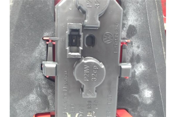 Recambio de piloto trasero izquierdo para volkswagen bora berlina (1j2) referencia OEM IAM 1J5945095AA 1J5945111AA 