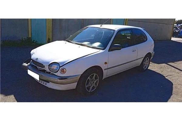 toyota corolla (e11) del año 1999