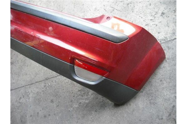 Recambio de paragolpes trasero para ford focus berlina (cap) 1.8 ghia referencia OEM IAM 1336747  