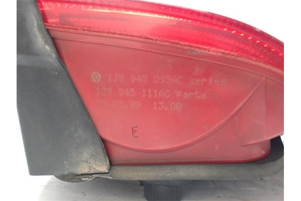 Recambio de piloto trasero izquierdo para volkswagen bora berlina (1j2) referencia OEM IAM 1J5945095AC 1J5945111AC 