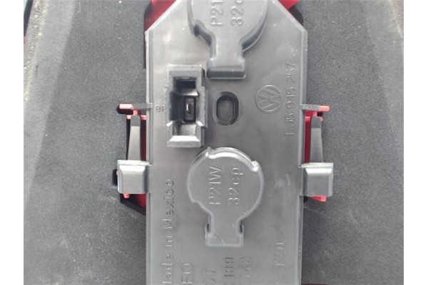 Recambio de piloto trasero izquierdo para volkswagen bora berlina (1j2) referencia OEM IAM 1J5945095AC 1J5945111AC 