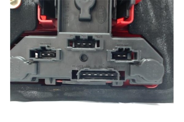 Recambio de piloto trasero izquierdo para volkswagen bora berlina (1j2) referencia OEM IAM 1J5945095AC 1J5945111AC 