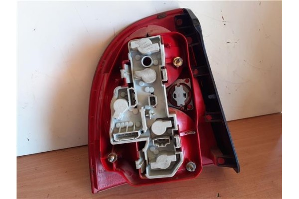 Recambio de piloto trasero derecho para volkswagen passat berlina (3b3) 1.9 edition referencia OEM IAM 3B5945096AE  