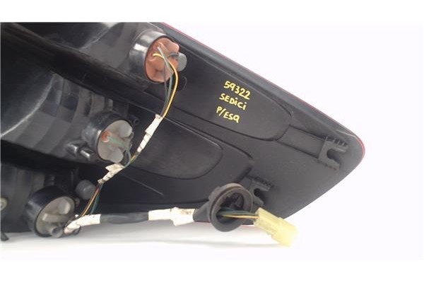 Recambio de piloto trasero izquierdo para fiat sedici (189) 1.9 jtd 8v 120 emotion referencia OEM IAM 71742462  