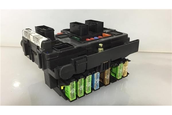 Recambio de caja fusibles/rele para citroen c3 (2002) 1.4 hdi referencia OEM IAM 9650618380 T118470004L 
