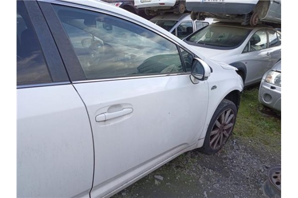 Recambio de puerta delantero derecha para toyota avensis (t27) 2.2 active referencia OEM IAM 6700105070  