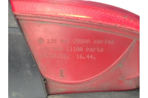Recambio de piloto trasero izquierdo para volkswagen bora berlina (1j2) referencia OEM IAM 1J5945095AA 1J5945111AA 
