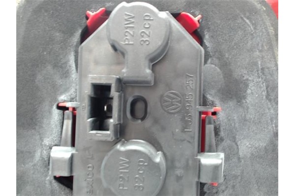 Recambio de piloto trasero izquierdo para volkswagen bora berlina (1j2) referencia OEM IAM 1J5945095AA 1J5945111AA 