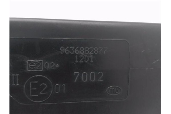 Recambio de retrovisor electrico derecho para citroen xsara berlina 1.6 attraction referencia OEM IAM 9636882877  