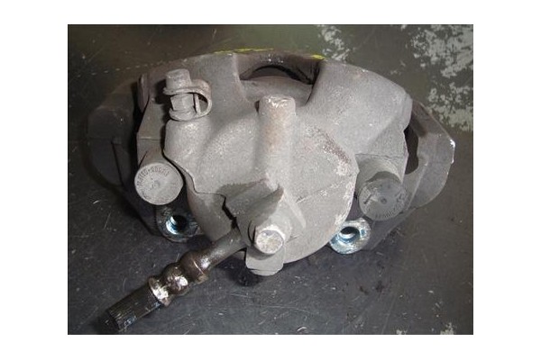 Recambio de pinza freno delantero izquierda para opel combo furgón/ranchera familiar 1.3 cdti 16v referencia OEM IAM 546080  